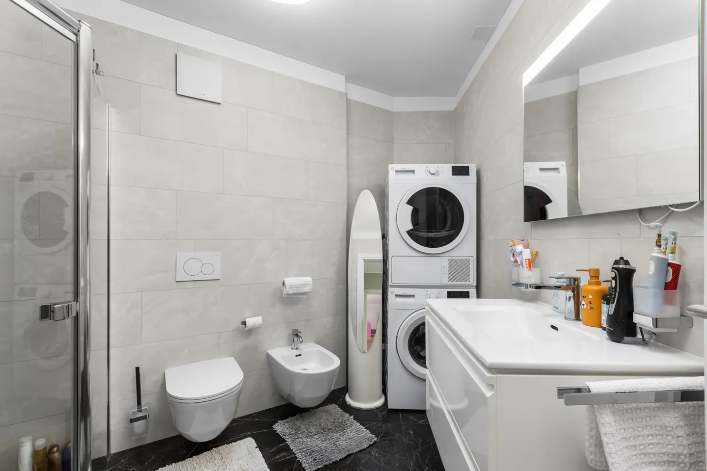 MODERNES 3.5 ZIMMER MIT GROSSER TERRASSE IN AGNO - Foto 8 von 10