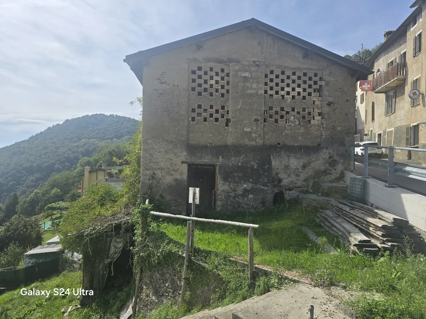 BUILDABLE LAND WITH RUSTIC LAKE VIEW IN CADEMARIO - Photo 4 of 9