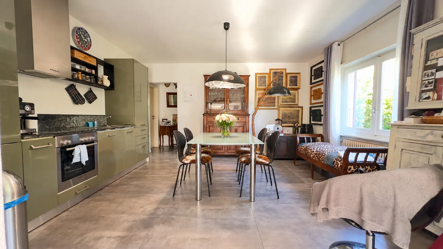 MAISON BIFAMILIALE DE 7 PIÈCES AVEC GRAND JARDIN À SESSA - Photo 3 sur 12