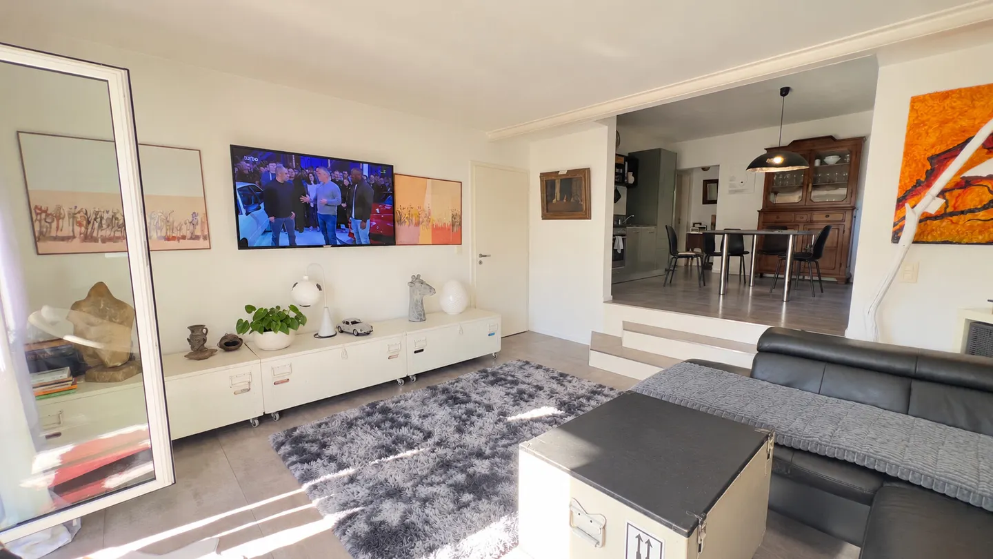MAISON BIFAMILIALE DE 7 PIÈCES AVEC GRAND JARDIN À SESSA - Photo 2 sur 12