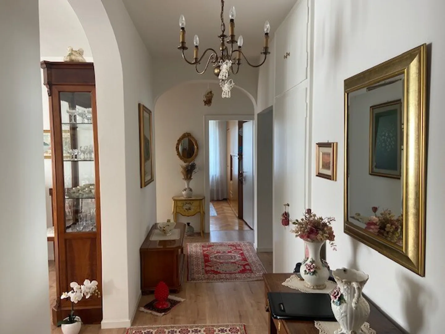 Bequeme 4,5 Zimmer im obersten Stockwerk in Chiasso - Foto 5 von 9