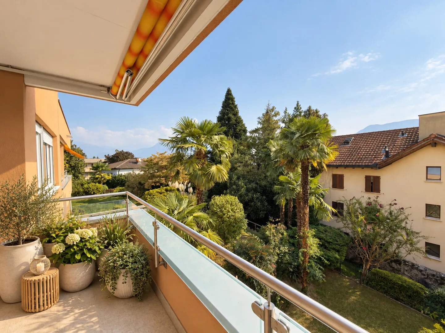 LARGE 5.5-ROOM APARTMENT WITH TERRACE IN GENTILINO - Photo 4 of 9