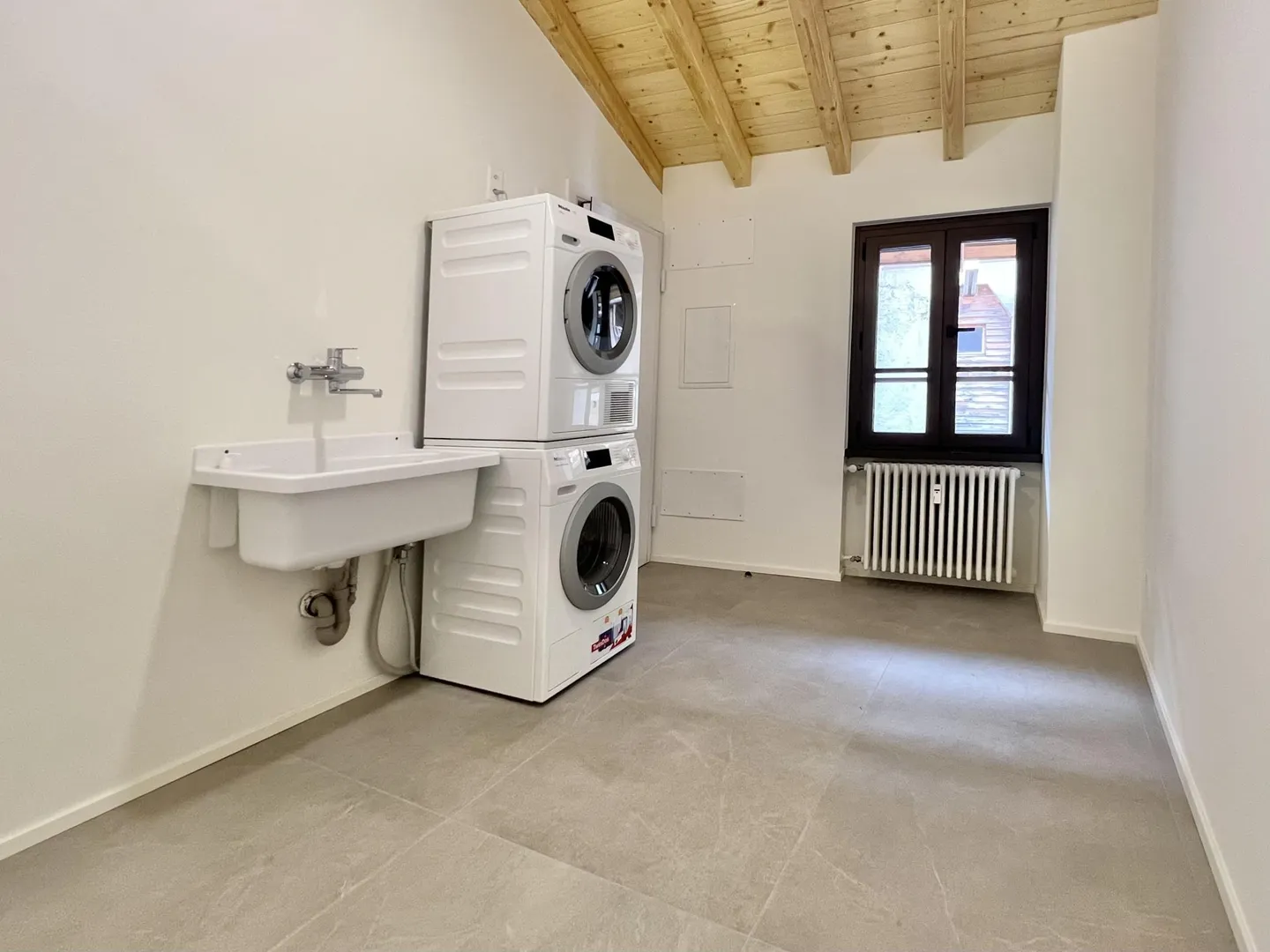 FOR RENT: Charming 2.5 Rooms with Balcony in Riva San Vitale - Photo 7 of 9