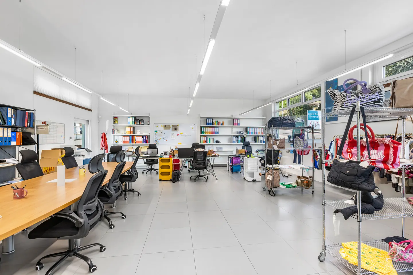 COMMERCIAL BUILDING WITH OFFICES AND PARKING SPACES IN BESAZIO - Photo 1 of 12