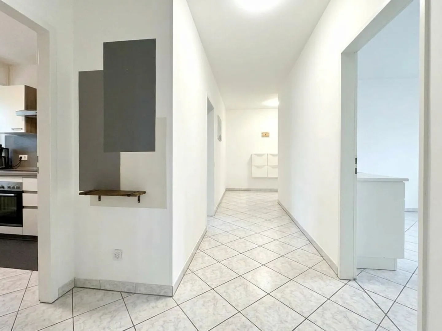 GERÄUMIGE UND HELL 3.5 ZIMMER MIT TERRASSE IN CADENAZZO - Foto 7 von 13