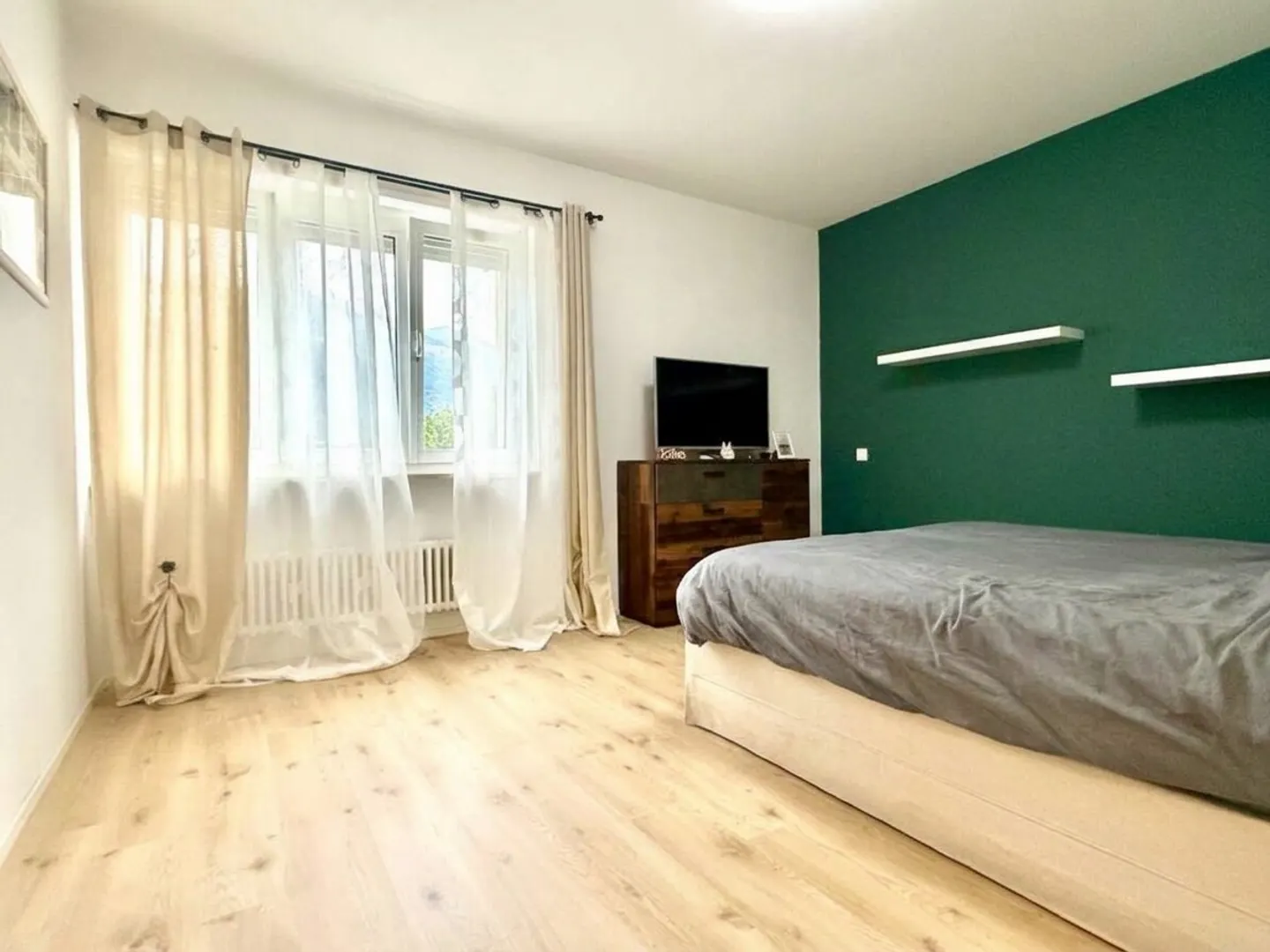 GERÄUMIGE UND HELL 3.5 ZIMMER MIT TERRASSE IN CADENAZZO - Foto 9 von 13