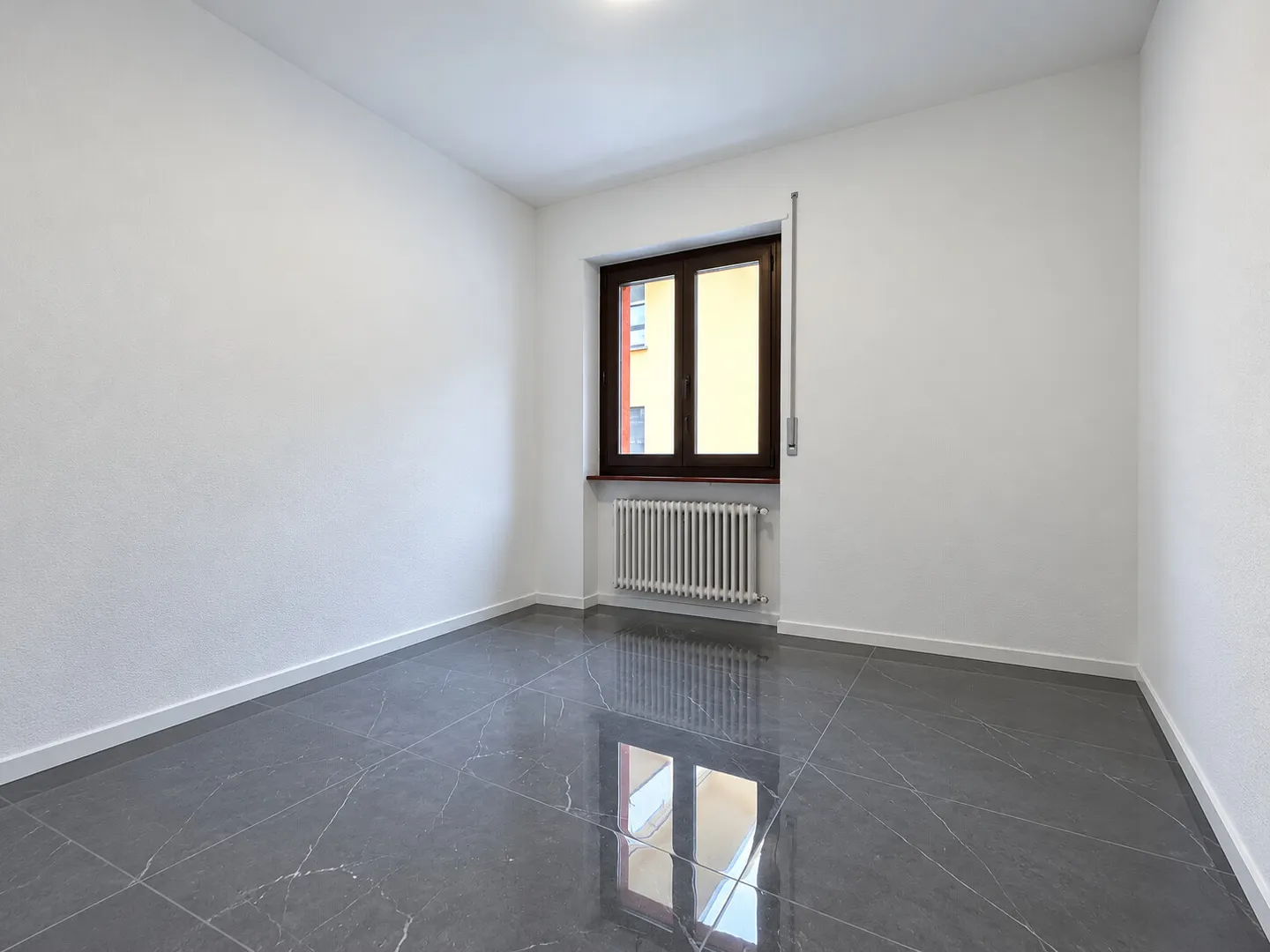 AFFITTASI ATTICO ARREDATO DI 3.5 LOCALI CON BALCONE A LUGANO - Photo 12 sur 13