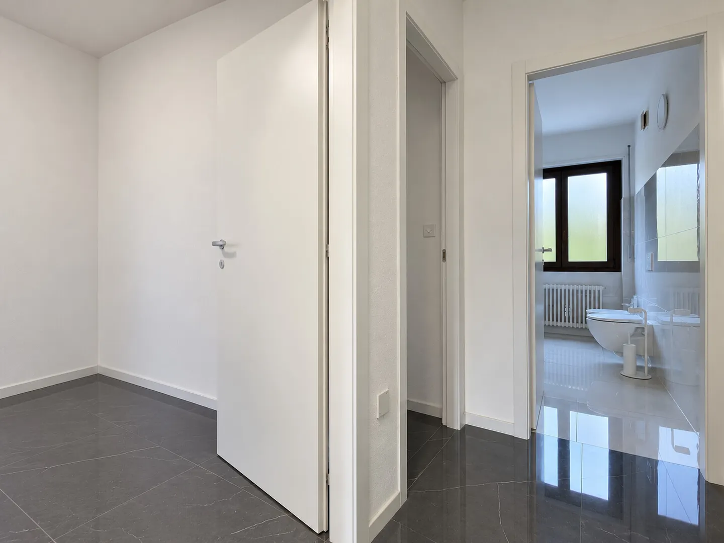 AFFITTASI ATTICO ARREDATO DI 3.5 LOCALI CON BALCONE A LUGANO - Photo 10 sur 13