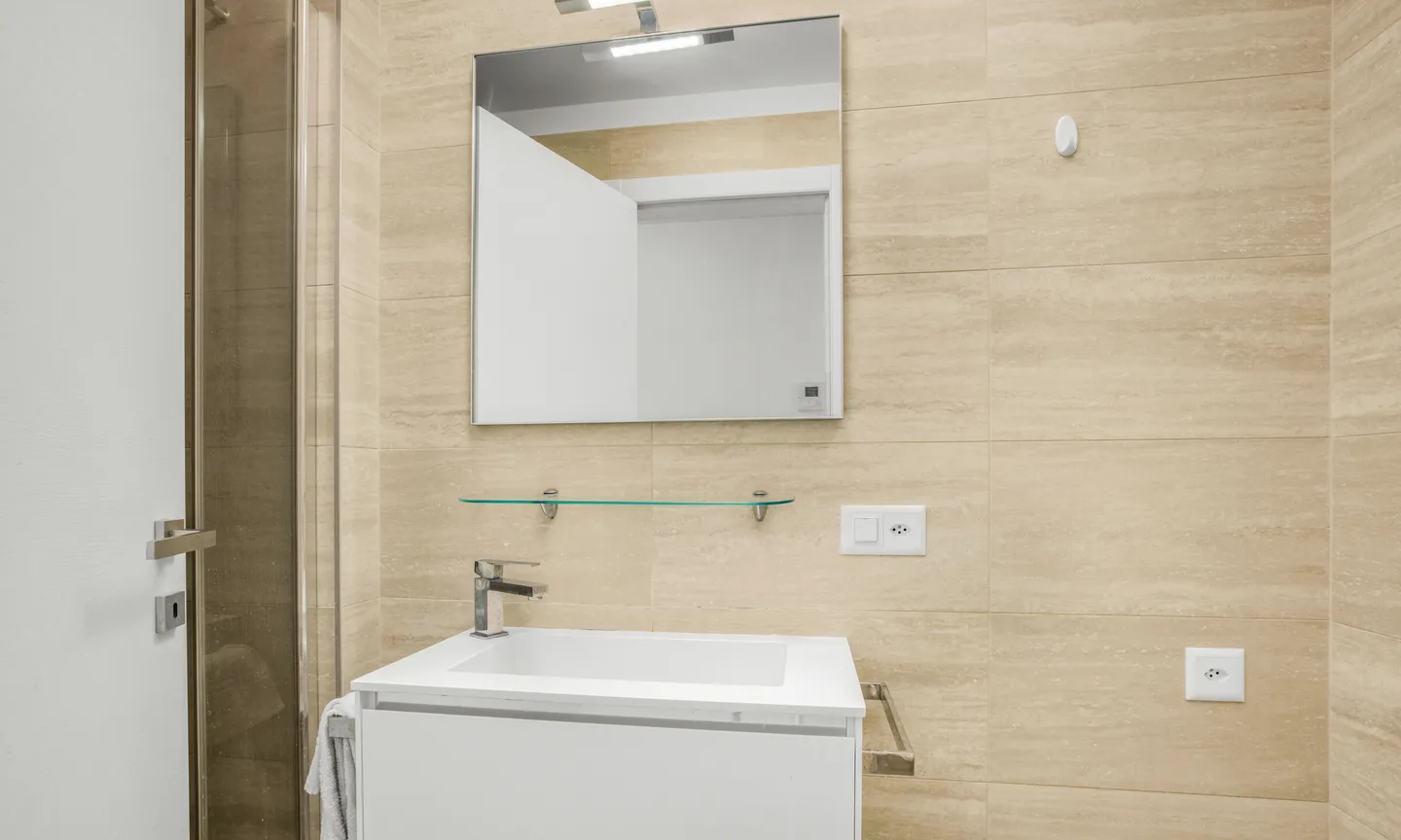 MODERNES 3.5 ZIMMER IN EINER HOCHWERTIGEN WOHNANLAGE IN MASSAGNO - Foto 12 von 13