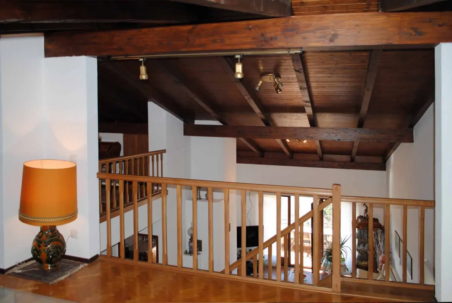 DUPLEX-ATTIKAWOHNUNG MIT 5.5 ZIMMERN UND POOL IN COMANO - Foto 6 von 13