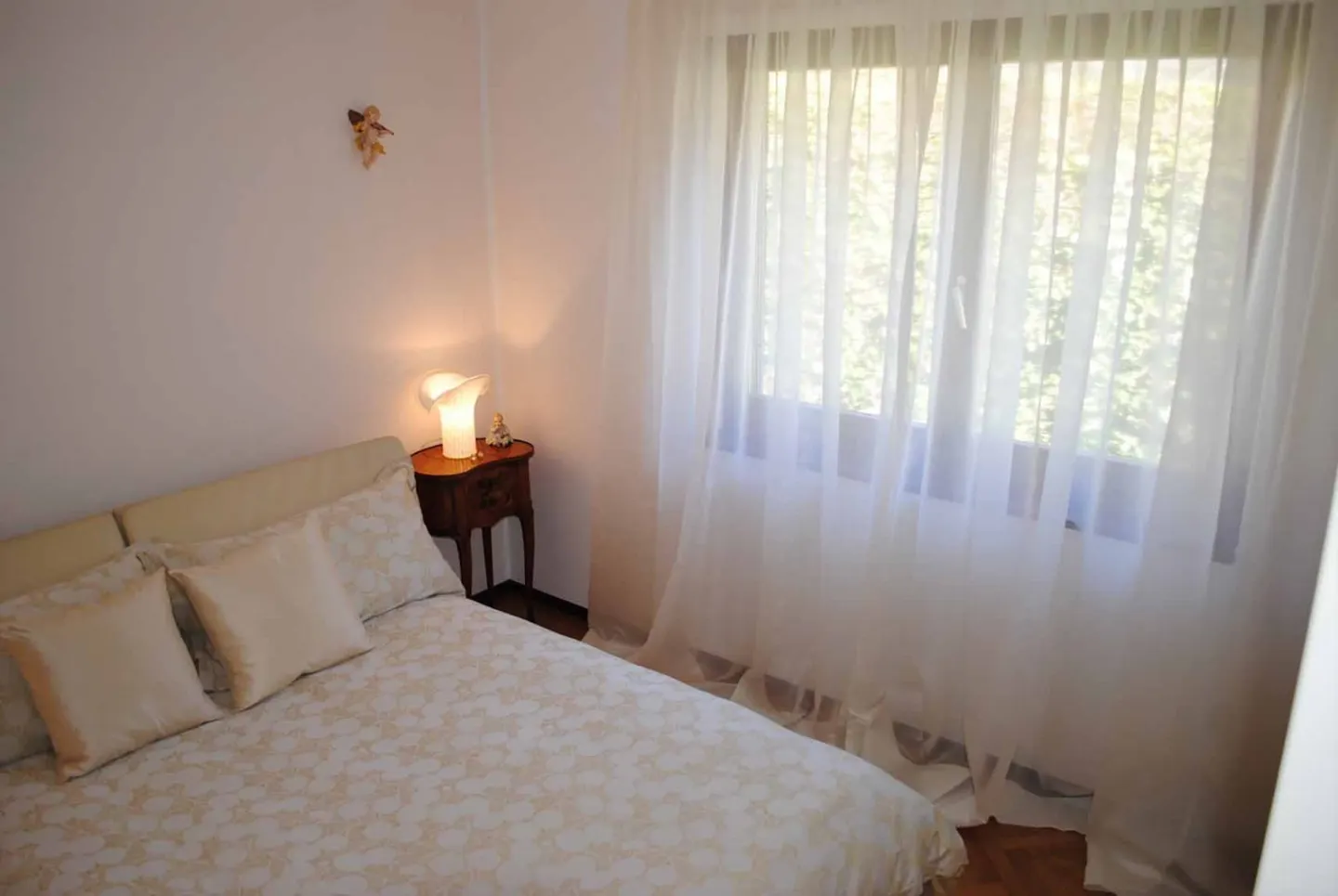 DUPLEX-ATTIKAWOHNUNG MIT 5.5 ZIMMERN UND POOL IN COMANO - Foto 10 von 13