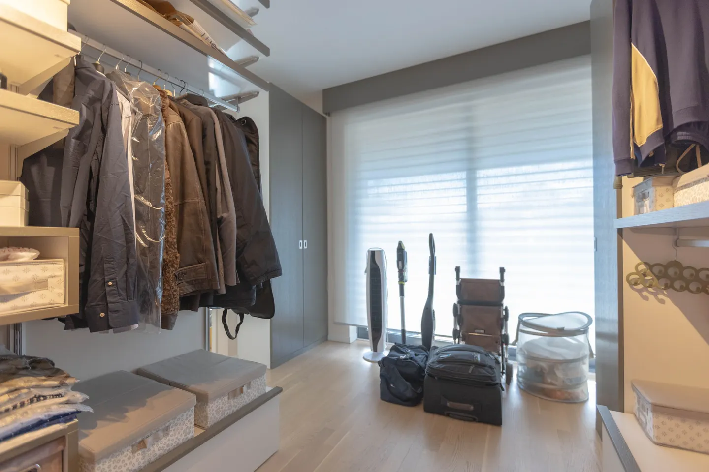 GERÄUMIGE UND MODERNE 4.5 HOCHWERTIGE WOHNUNG MIT TERRASSE IN BREGANZONA - Foto 10 von 13