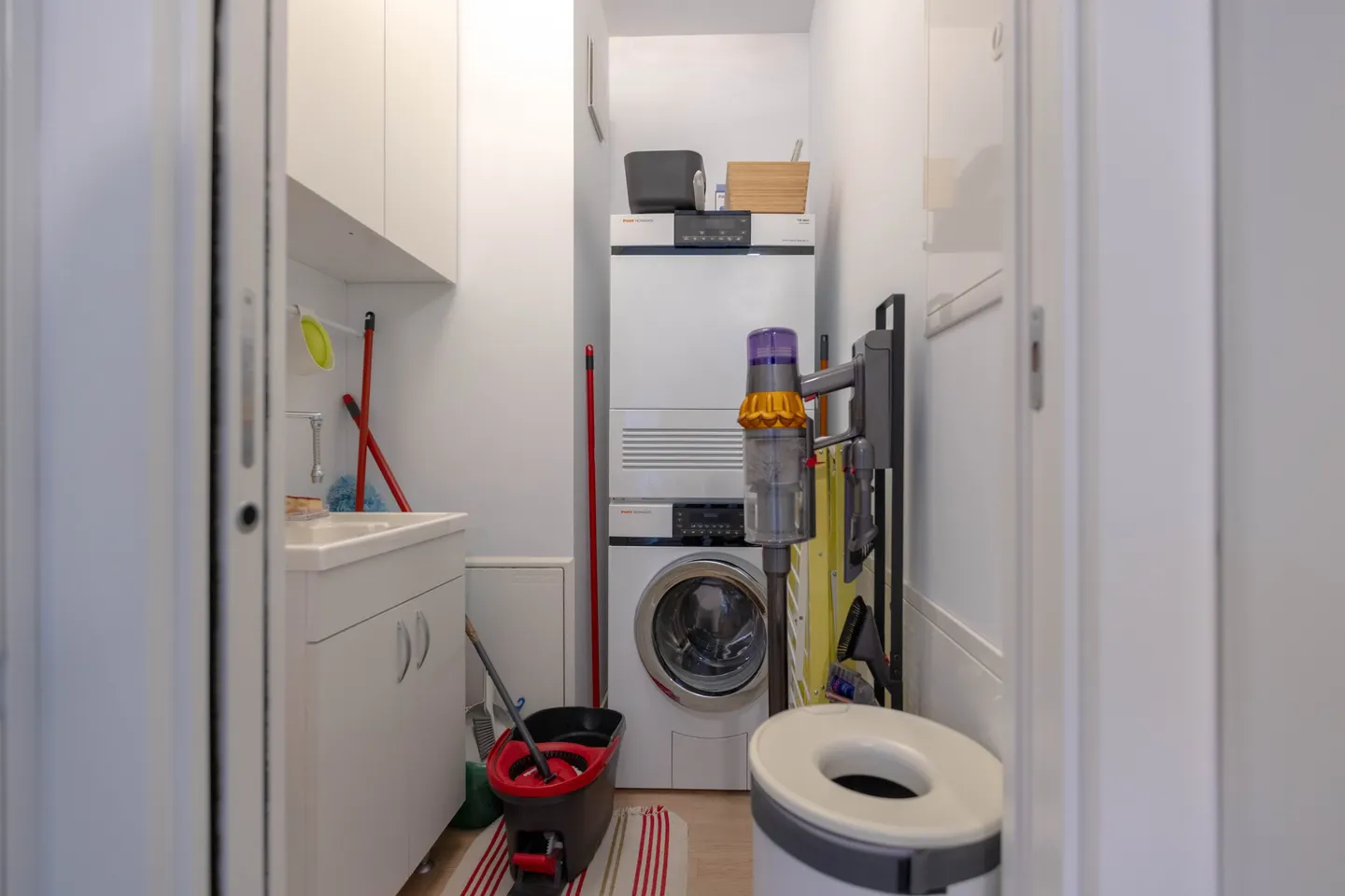 GERÄUMIGE UND MODERNE 4.5 HOCHWERTIGE WOHNUNG MIT TERRASSE IN BREGANZONA - Foto 13 von 13