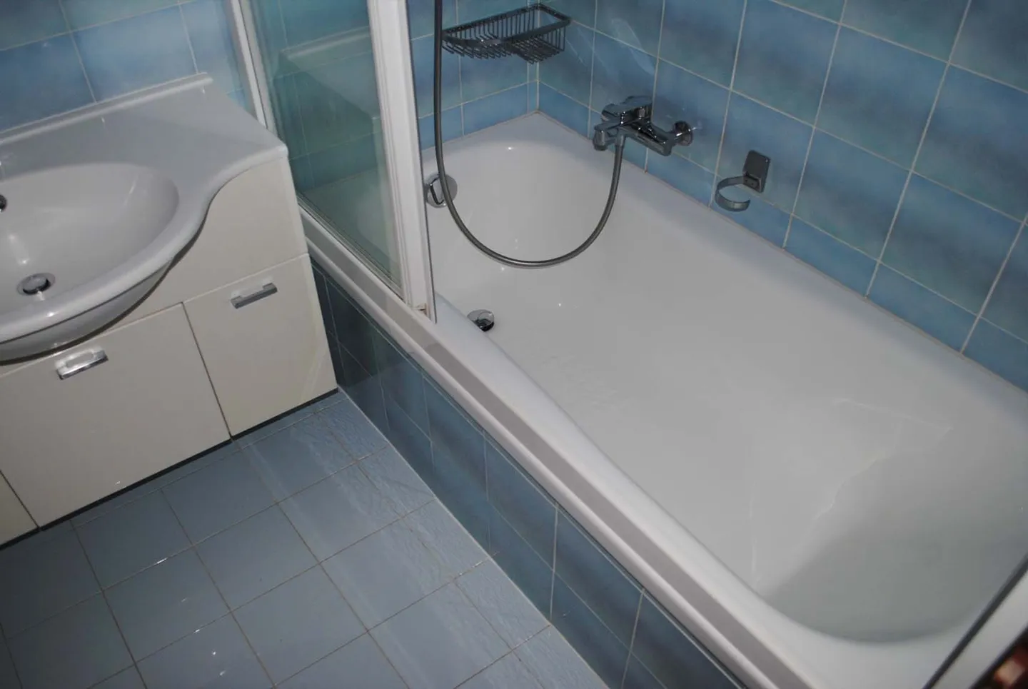 2.5 ROOMS WITH TERRACE IN A RESIDENCE WITH SWIMMING POOL IN COMANO - Photo 8 of 9