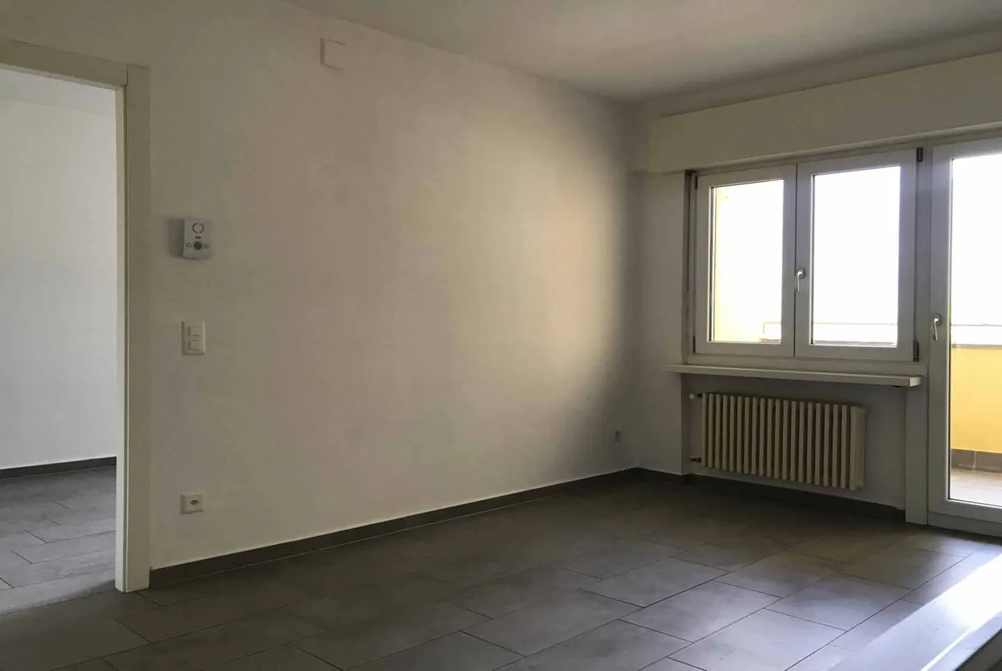 ZU VERMIETEN 2.5-ZIMMER-WOHNUNG MIT TERRASSE IN CADENAZZO - Foto 6 von 9