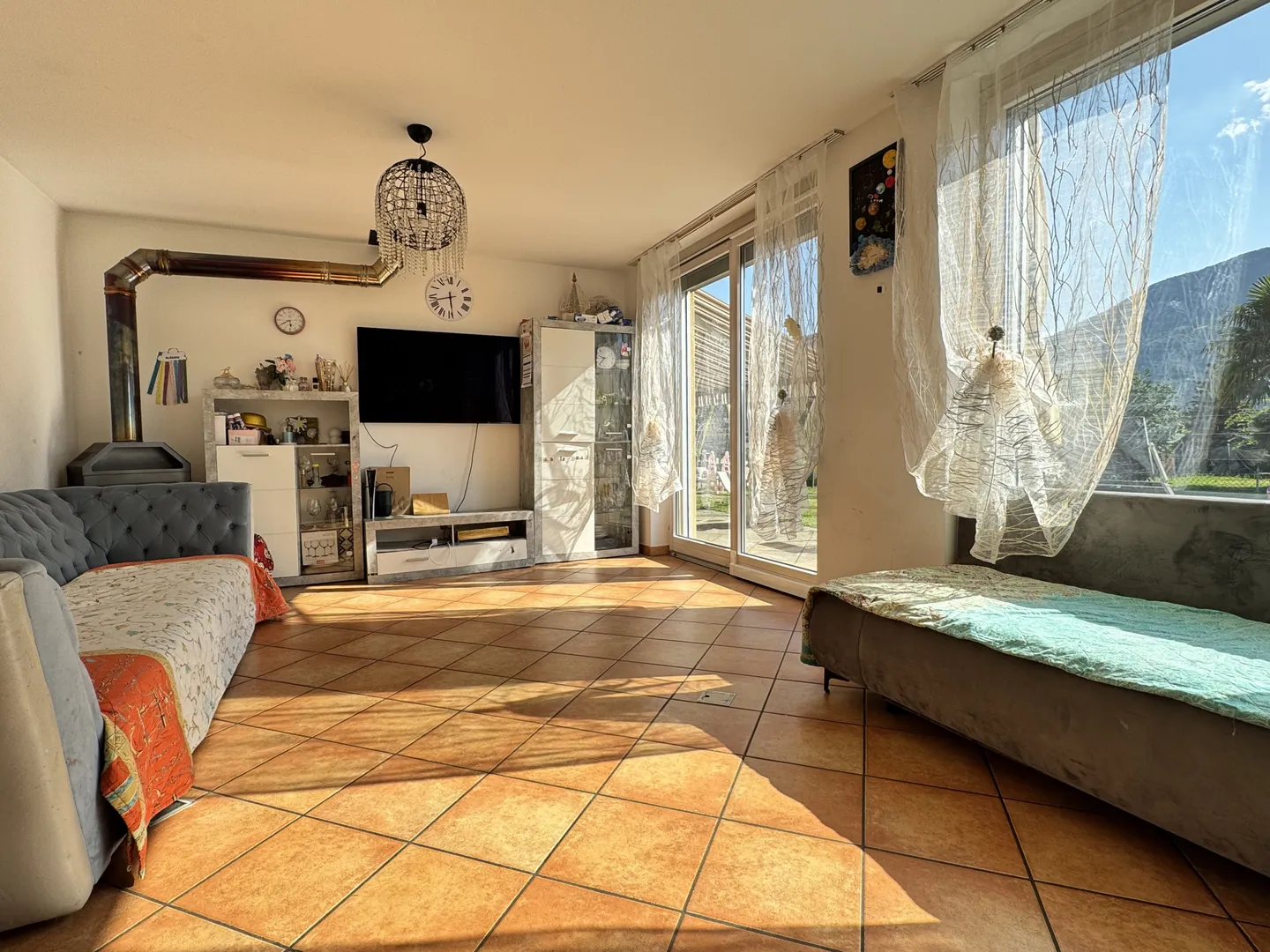 OCCASIONE-BIFAMILIARE CON PISCINA E GRANDE TERRENO A MELANO - Foto 7 di 13
