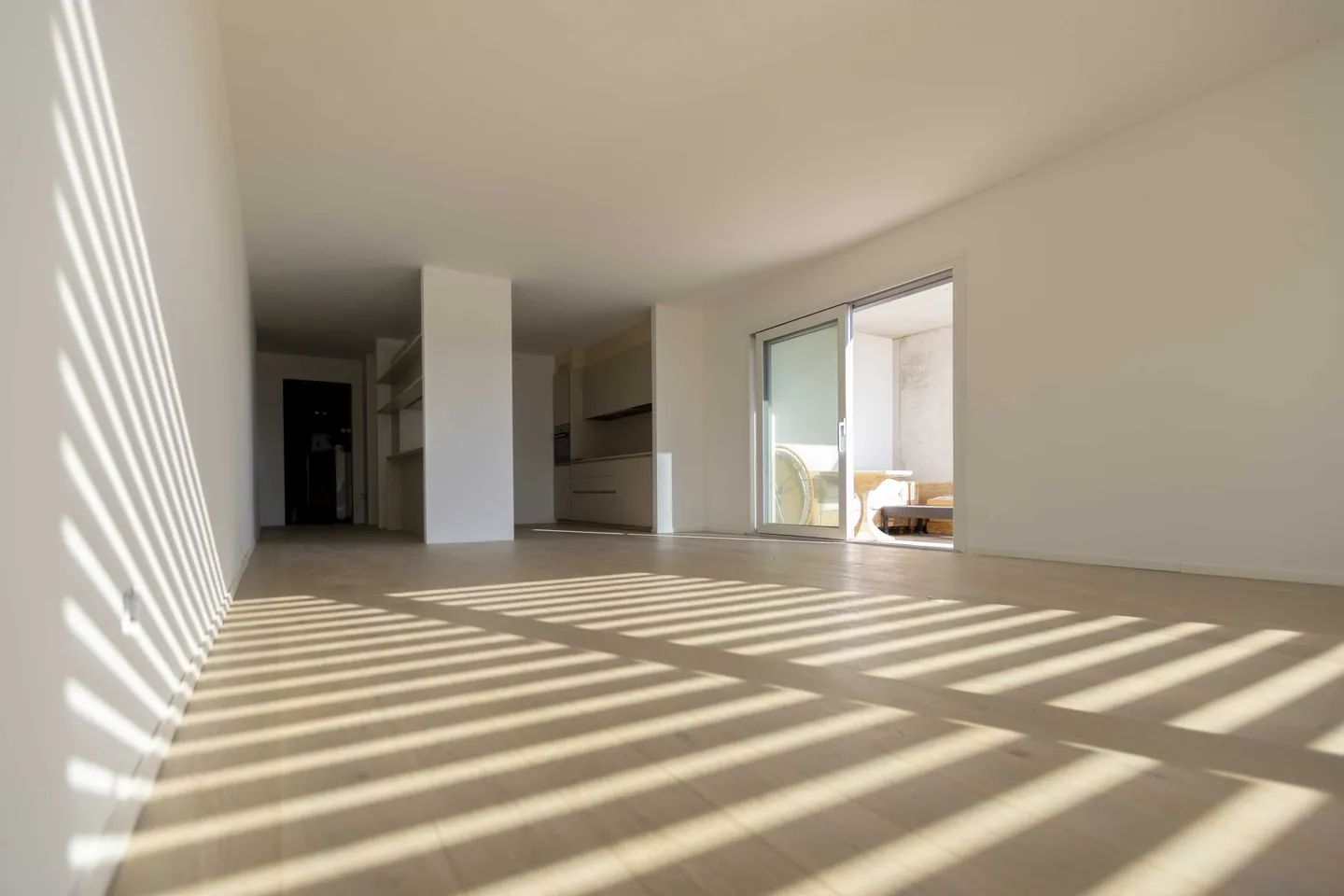 AMPIO 5.5 LOCALI CON GIARDINO IN NUOVA RESIDENZA A MENDRISIO - Foto 3 di 10