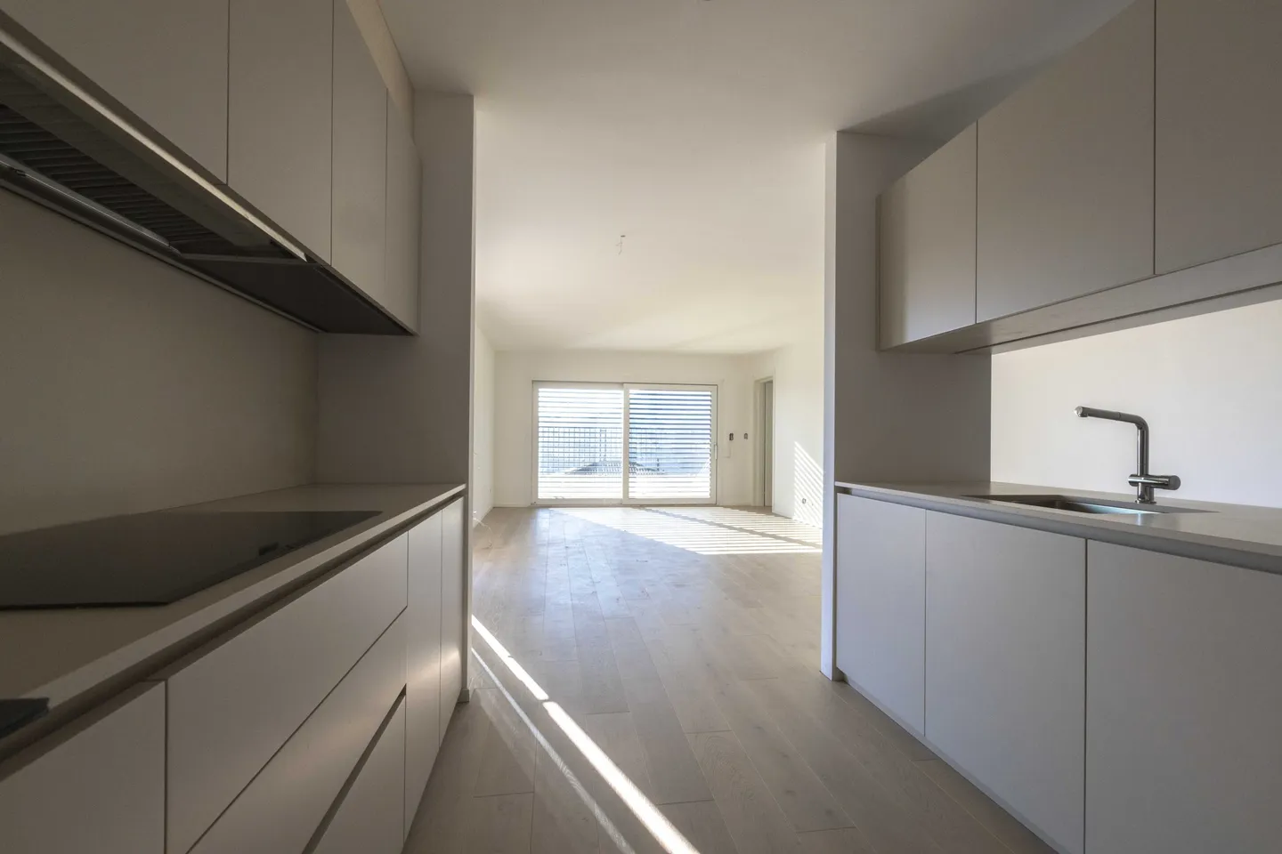 AMPIO 5.5 LOCALI CON GIARDINO IN NUOVA RESIDENZA A MENDRISIO - Foto 4 di 10