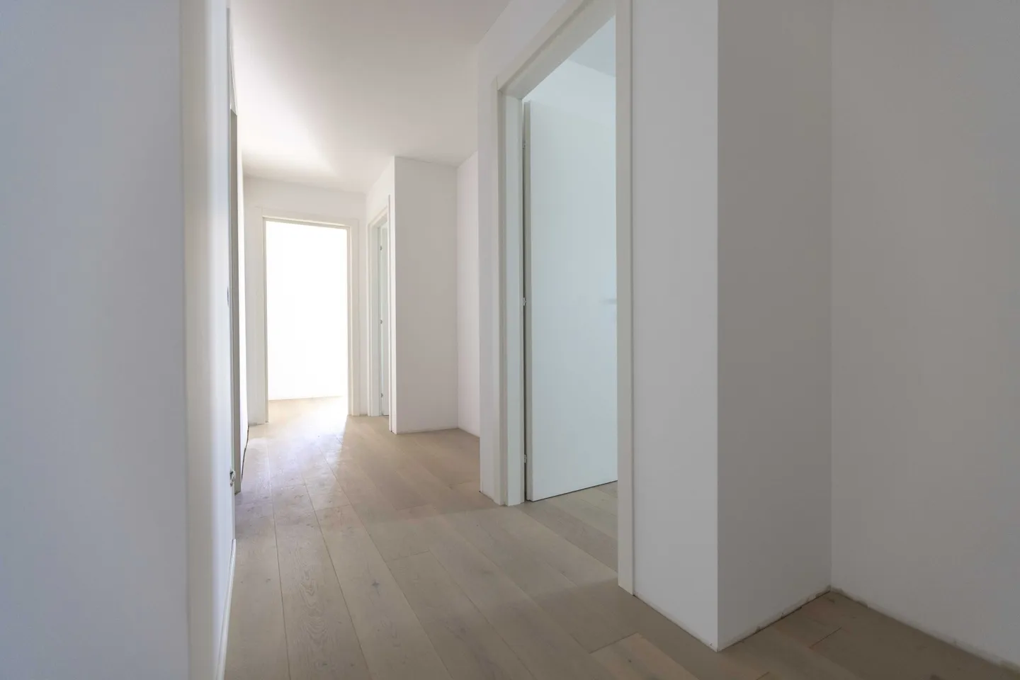 AMPIO 5.5 LOCALI CON GIARDINO IN NUOVA RESIDENZA A MENDRISIO - Foto 6 di 10