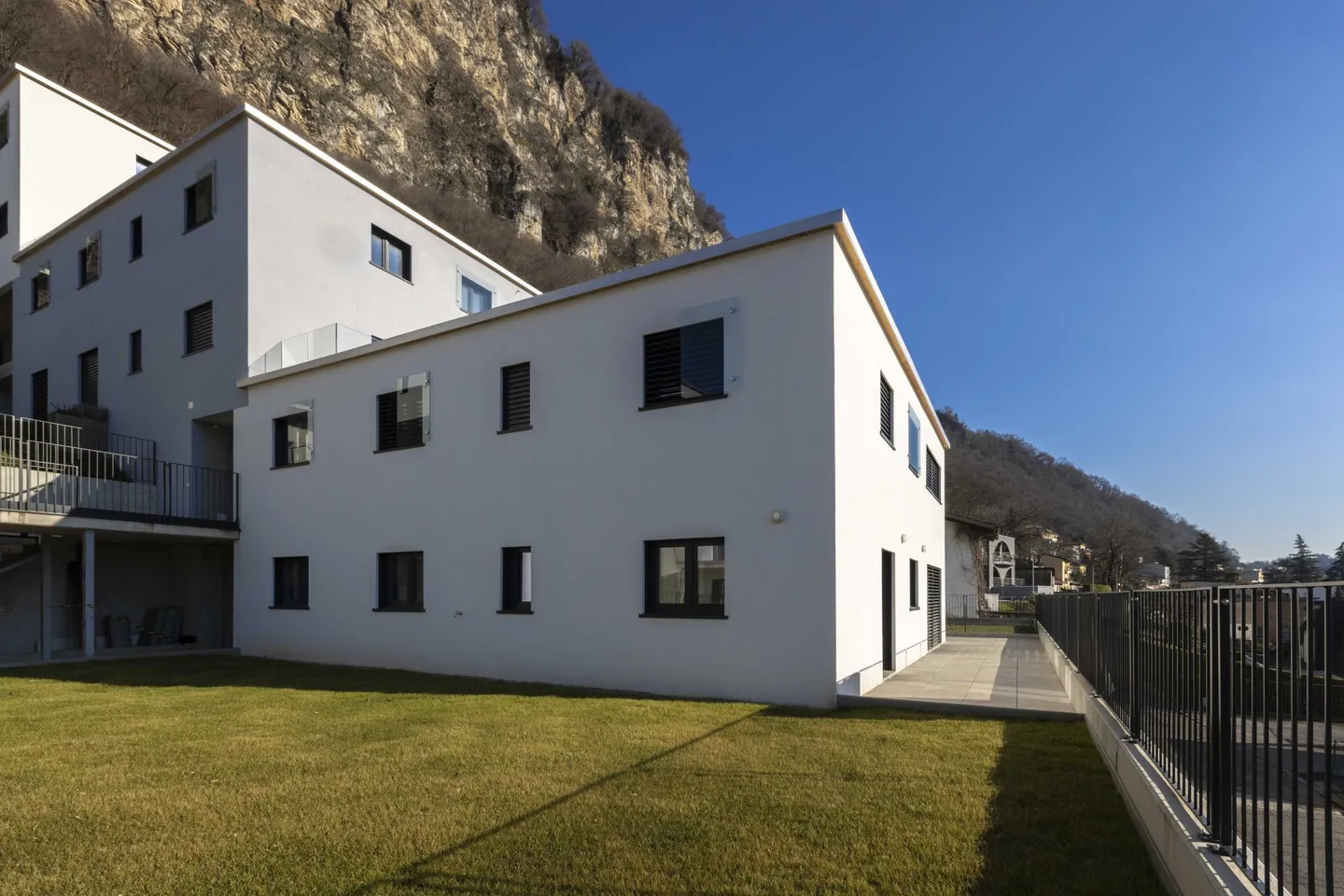 AMPIO 5.5 LOCALI CON GIARDINO IN NUOVA RESIDENZA A MENDRISIO - Foto 1 di 10