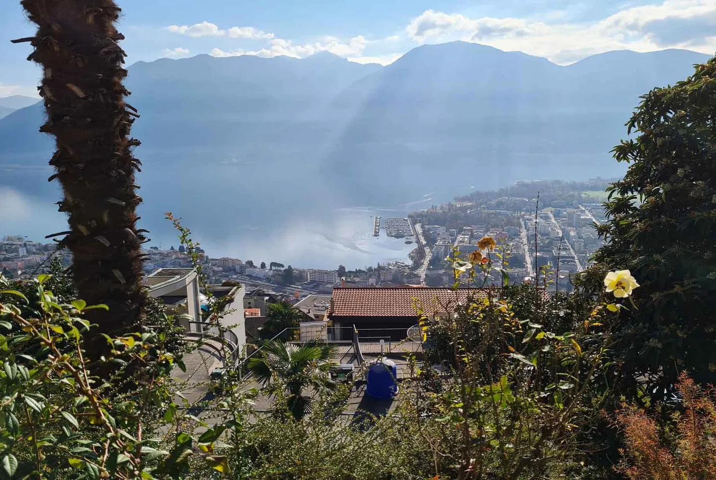 GRANDE TERRENO EDIFICABILE CON VISTA LAGO A LOCARNO - Foto 2 di 5