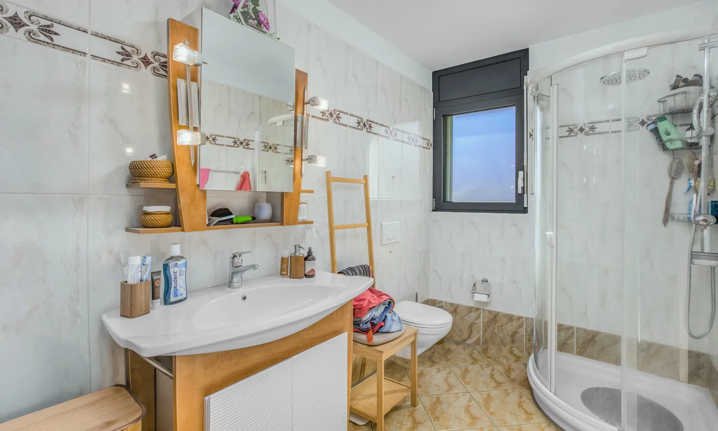 BRIGHT ATTIC 4.5 WITH TERRACE AND GARDEN IN SEMENTINA - Photo 4 of 11