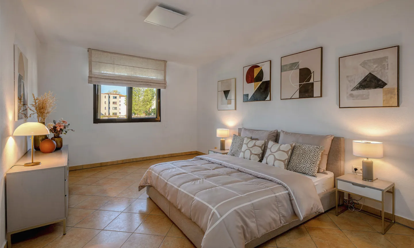 GERÄUMIGE 4.5 ZIMMER MIT GARTEN IN EINEM ZWEIFAMILIENHAUS IN SEMENTINA - Foto 4 von 9