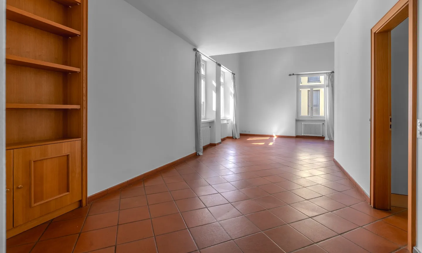 ELEGANT DUPLEX 3.5 IN THE CENTER A FEW STEPS FROM LAKE LUGANO - Photo 6 of 13