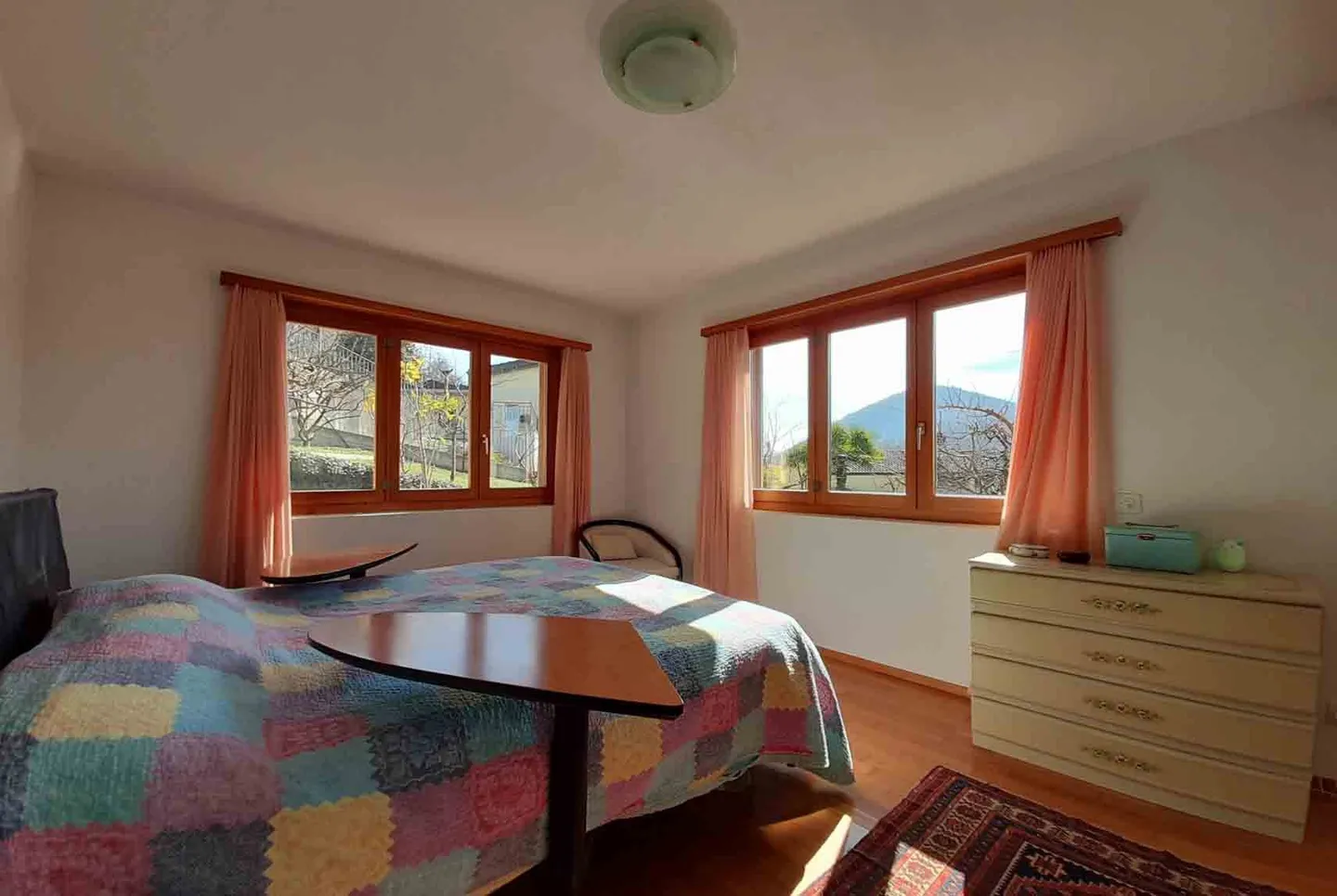 VILLA UNIFAMILIALE 6.5 PIÈCES AVEC GRAND JARDIN À CURIO - Photo 6 sur 12