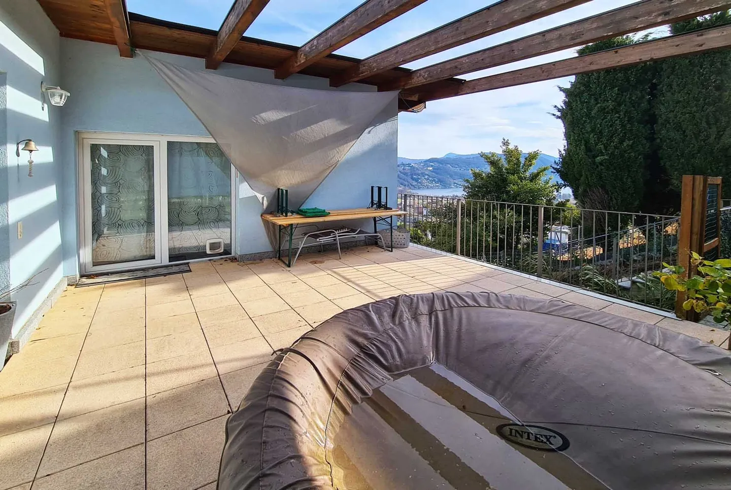 ATTICO DUPLEX 5.5 CON GRANDE TERRAZZA E GIARDINO A BIOGGIO - Foto 5 di 11