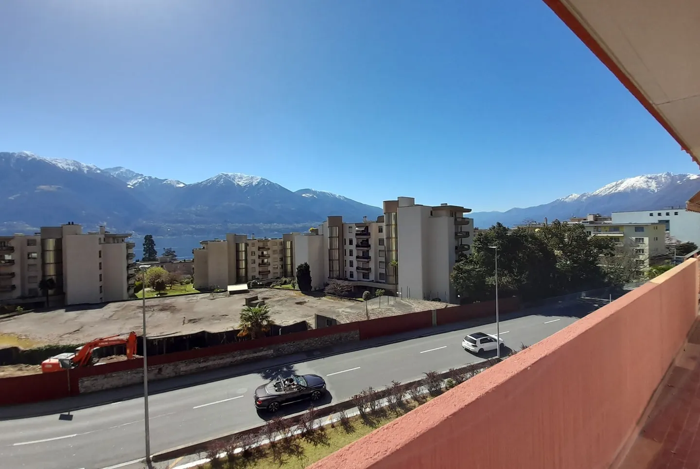 GERÄUMIGE 3.5-ZIMMER-WOHNUNG MIT TERRASSE IN MINUSIO - Foto 3 von 9