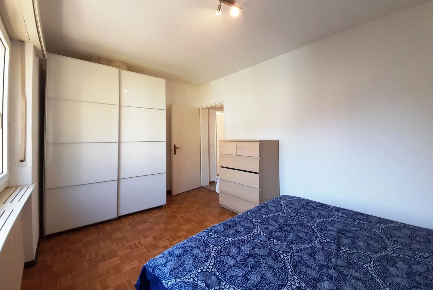 GERÄUMIGE 3.5-ZIMMER-WOHNUNG MIT TERRASSE IN MINUSIO - Foto 6 von 9