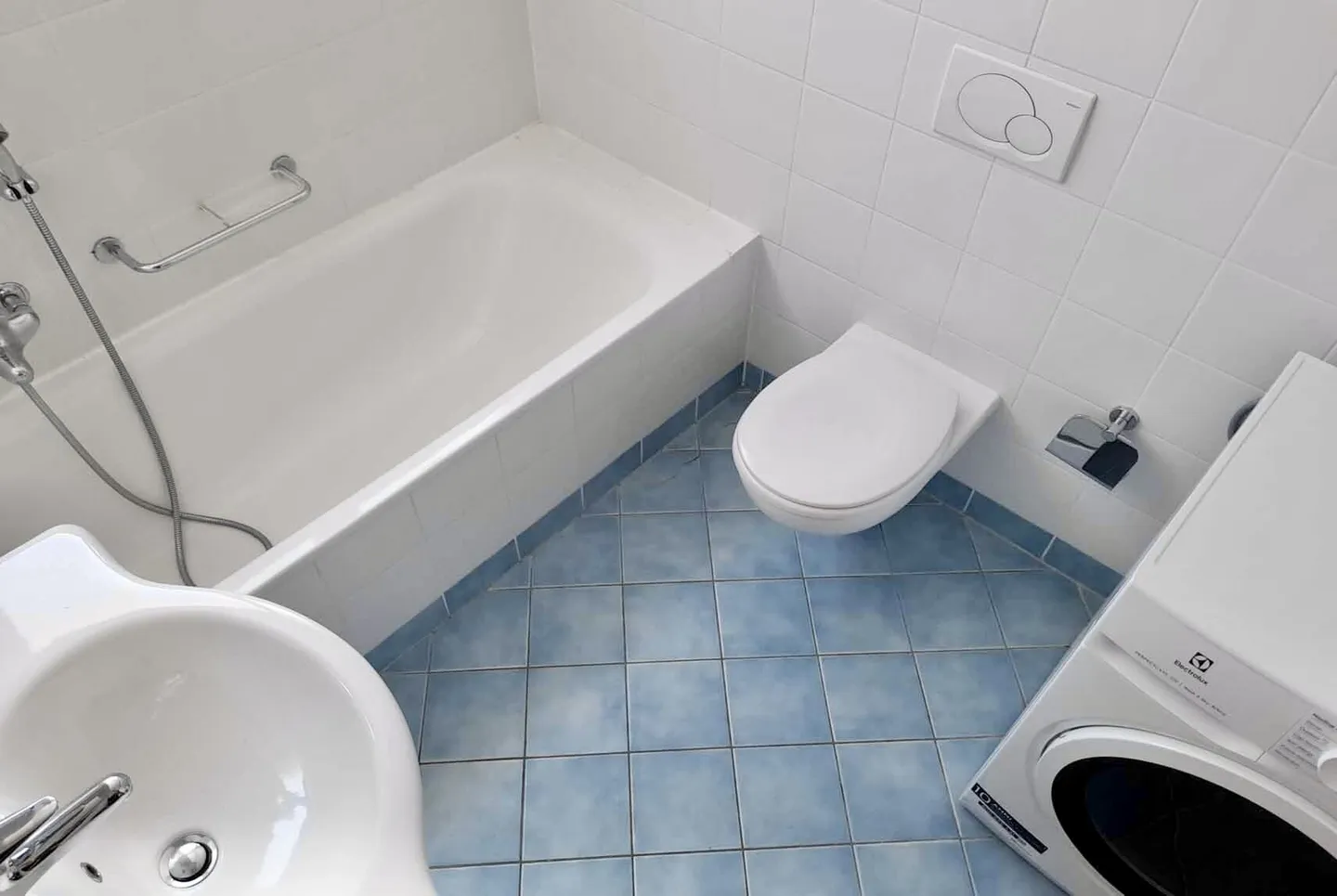 AFFITTASI AMPIO E MODERNO 2.5 LOCALI CON TERRAZZA A MAGLIASO - Foto 8 di 10