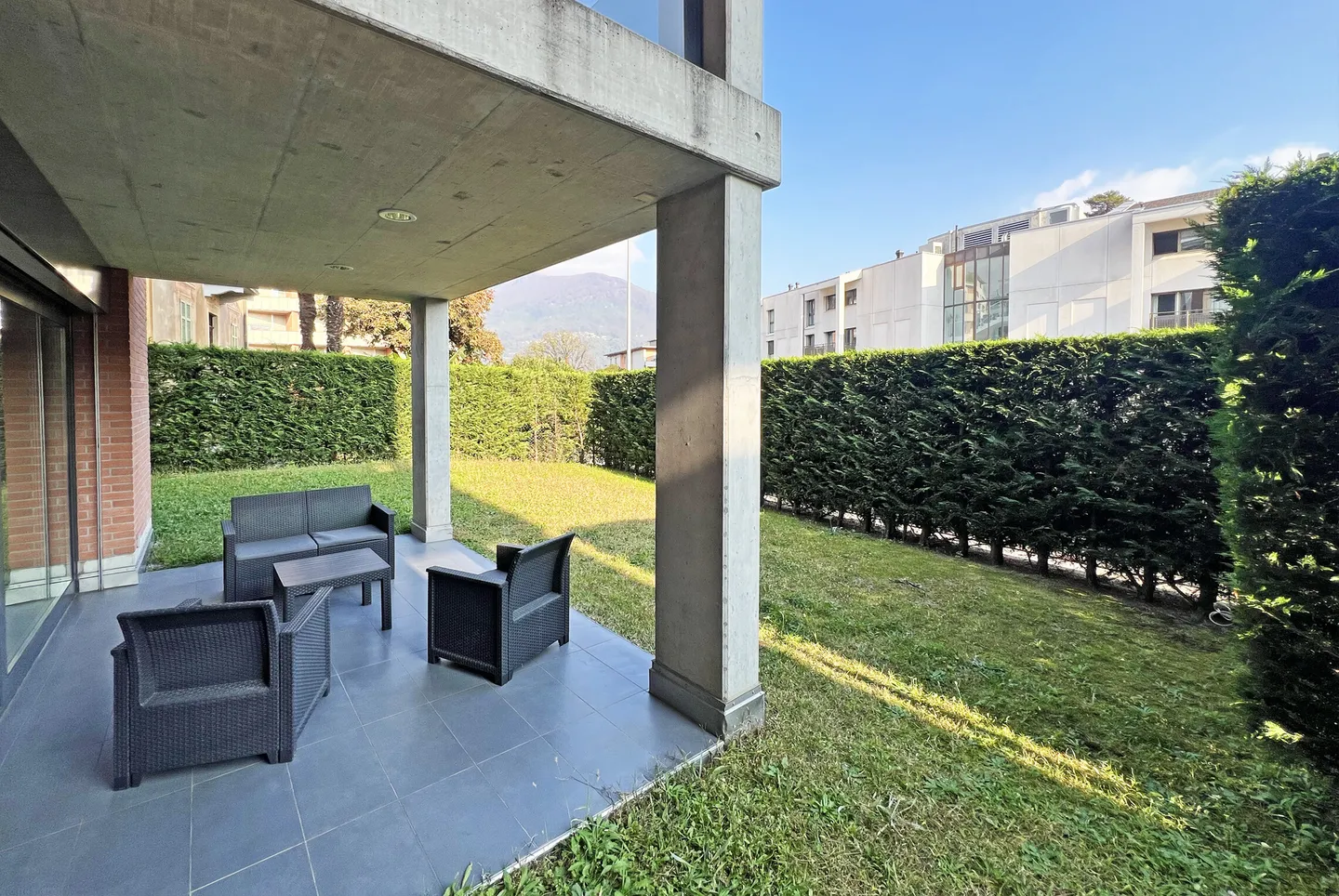 SPACIOUS 3.5 ROOMS OF 140 SQM + HOBBY ROOM WITH GARDEN IN MASSAGNO - Photo 6 of 13