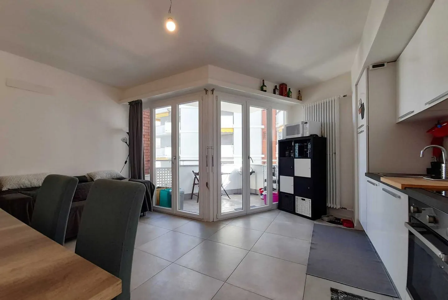 ZU VERMIETEN HELL 2.5 ZIMMER MIT 2 TERRASSEN IN PARADISO - Foto 3 von 9