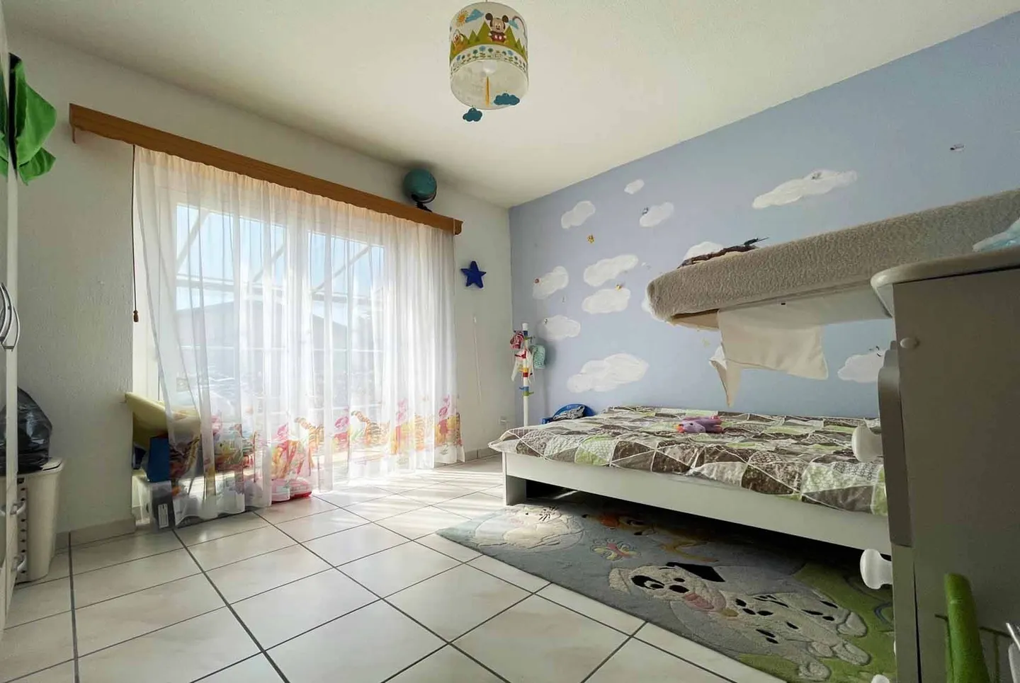 SPAZIOSA VILLA UNIFAMILIARE 4.5 LOCALI CON GIARDINO A STABIO - Foto 5 di 12