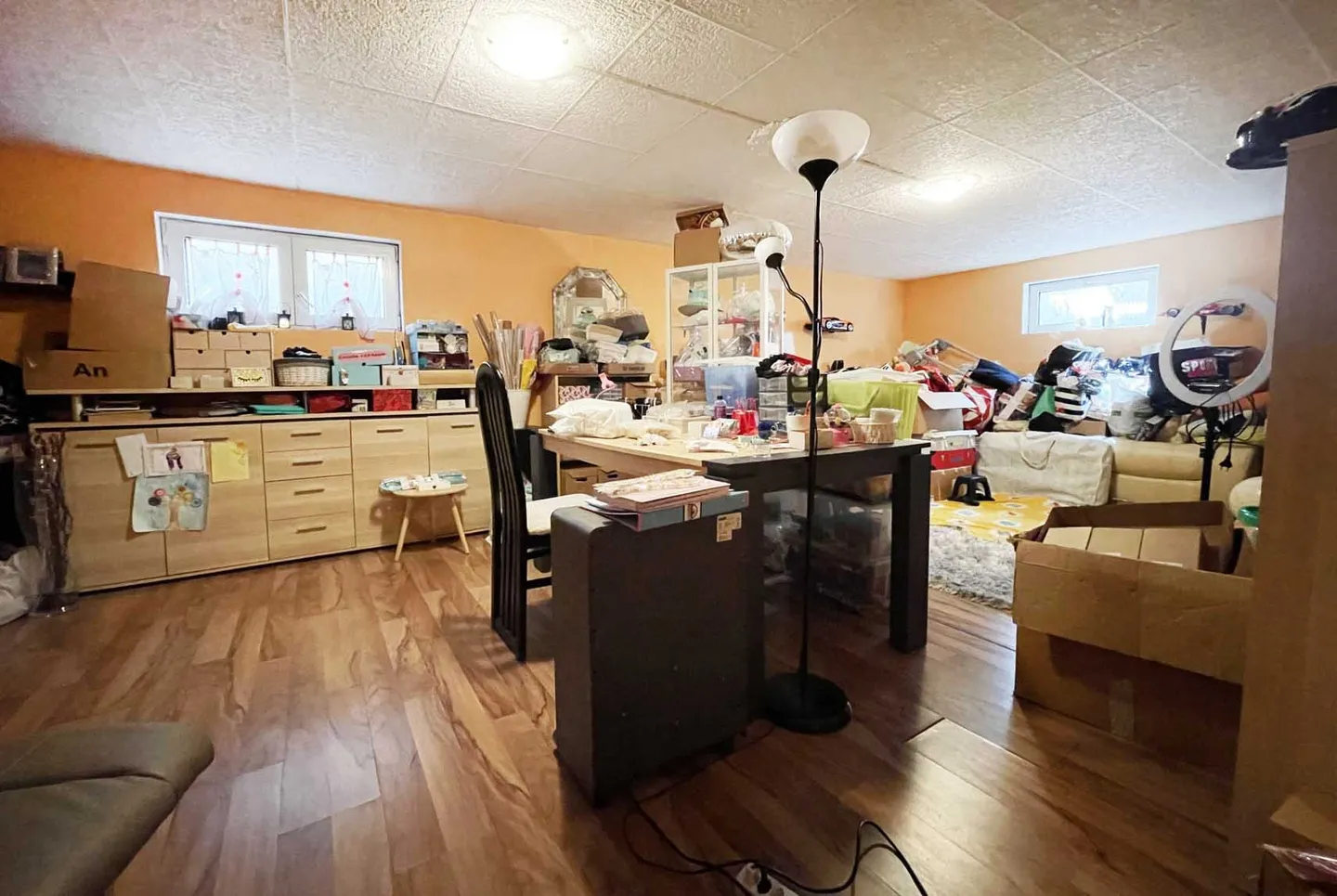 SPACIOUS SINGLE-FAMILY VILLA 4.5 ROOMS WITH GARDEN IN STABIO - Photo 9 of 13