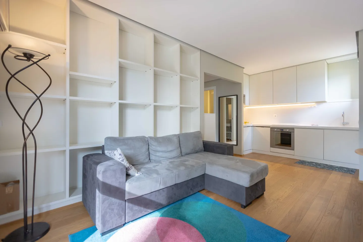 BELLISSIMO 2.5 LOCALI VISTA LAGO CON GIARDINO A BISSONE - Foto 3 di 9