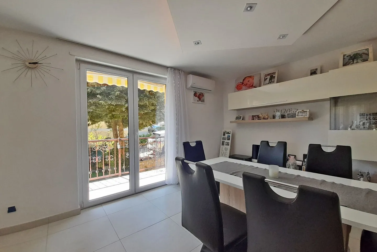 TWO-FAMILY VILLA 7 ROOMS WITH TERRACE AND GARDEN IN CANOBBIO - Photo 5 of 11