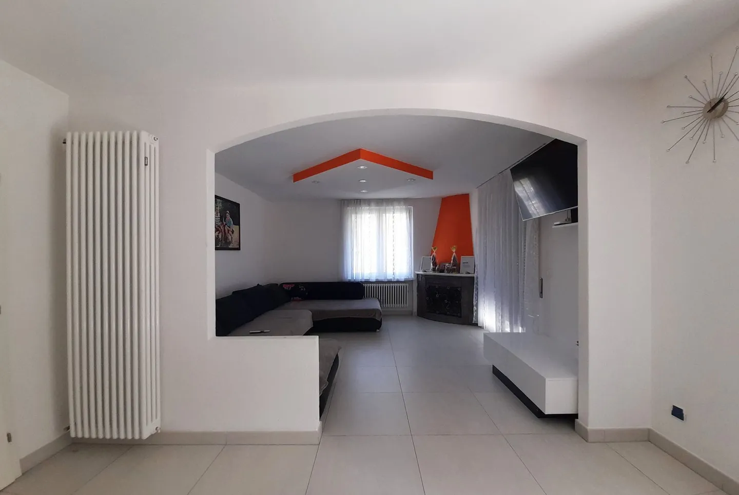 TWO-FAMILY VILLA 7 ROOMS WITH TERRACE AND GARDEN IN CANOBBIO - Photo 4 of 11