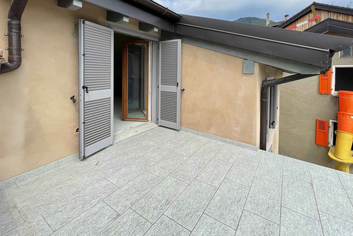 MAISON RÉNOVÉE DE 6.5 PIÈCES À MIGLIEGLIA - Photo 3 sur 13