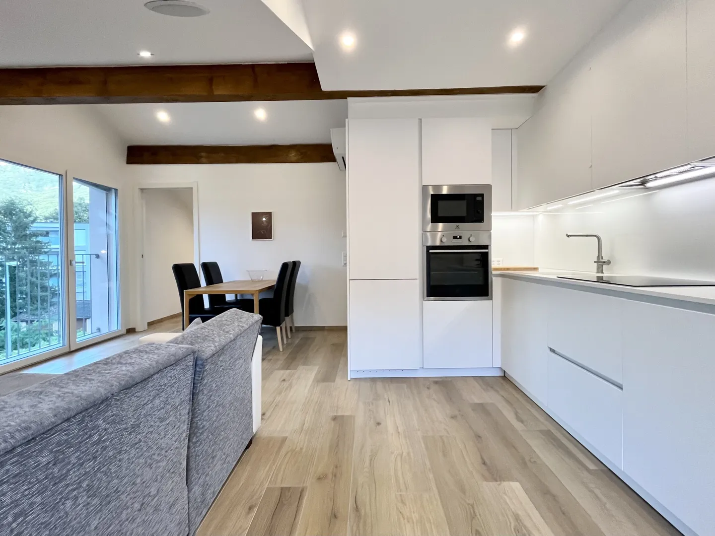 À LOUER SUPERBE 2.5 PIÈCES MEUBLÉ À LUGANO CANOBBIO - Photo 5 sur 13