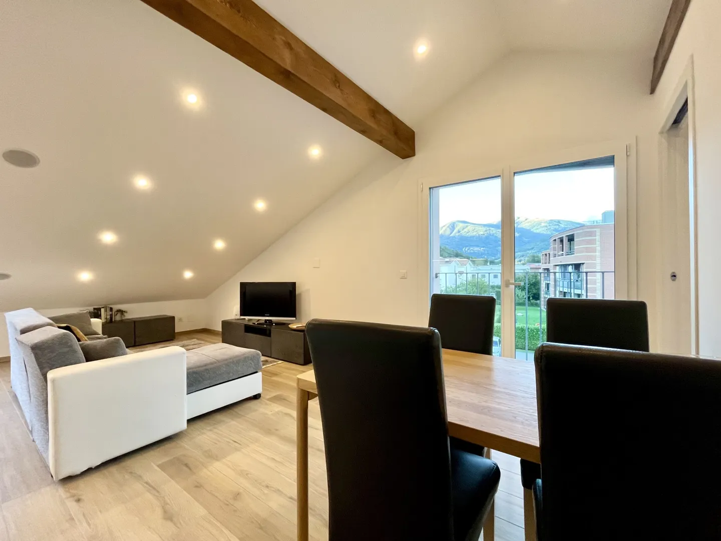 À LOUER SUPERBE 2.5 PIÈCES MEUBLÉ À LUGANO CANOBBIO - Photo 7 sur 13