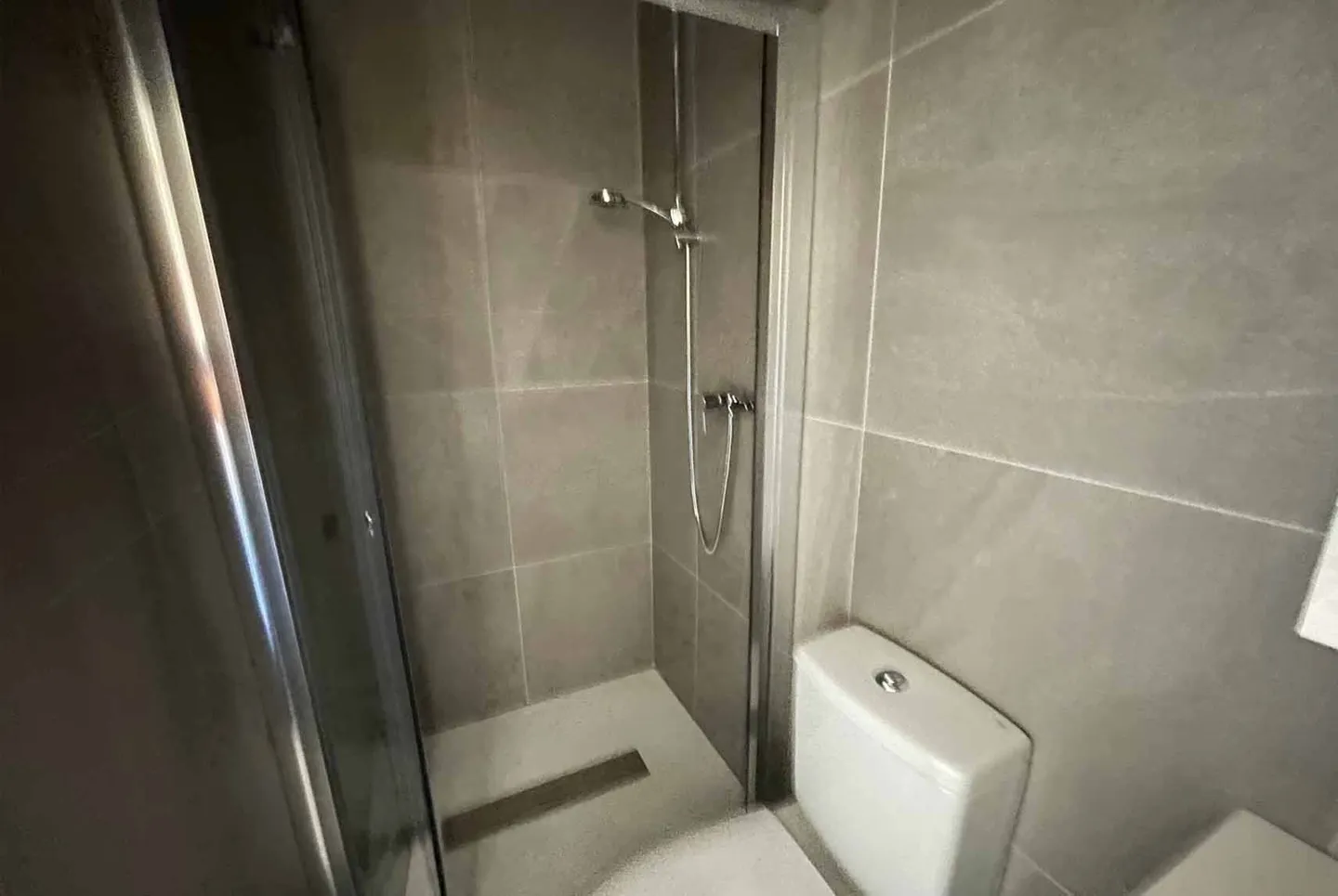 VERMIETET 1.5 RENOVIERT IN WOHNANLAGE MIT POOL IN CASLANO - Foto 4 von 6