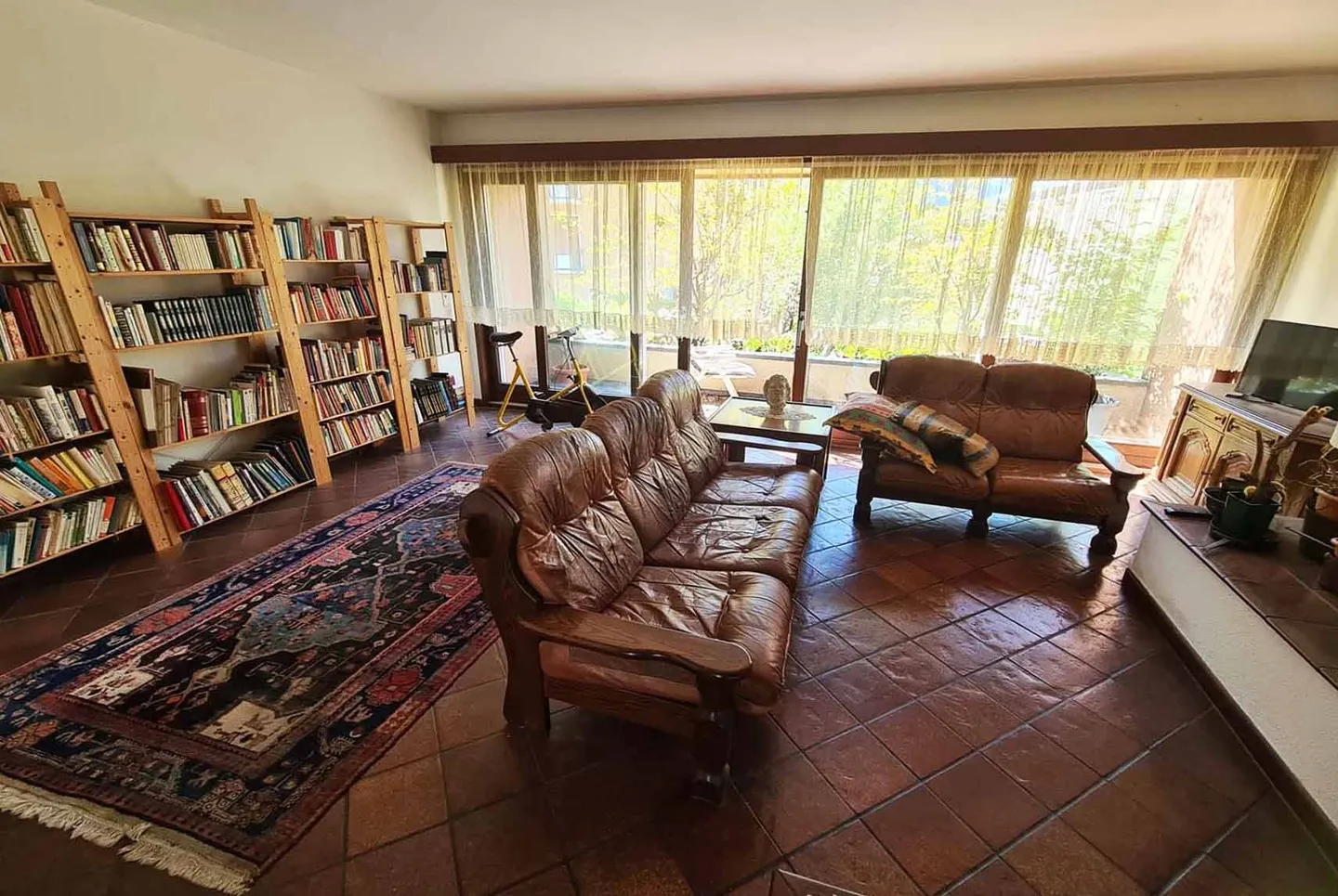 SPLENDIDA CASA GEMELLA 5.5 LOCALI IMMERSA NEL VERDE A MELANO - Foto 1 di 10