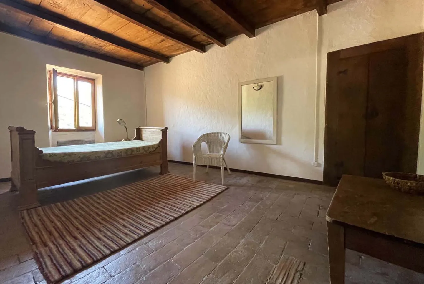 STUNNING 5.5-ROOM NUCLEUS HOUSE RENOVATED IN CABBIO - Photo 4 of 11