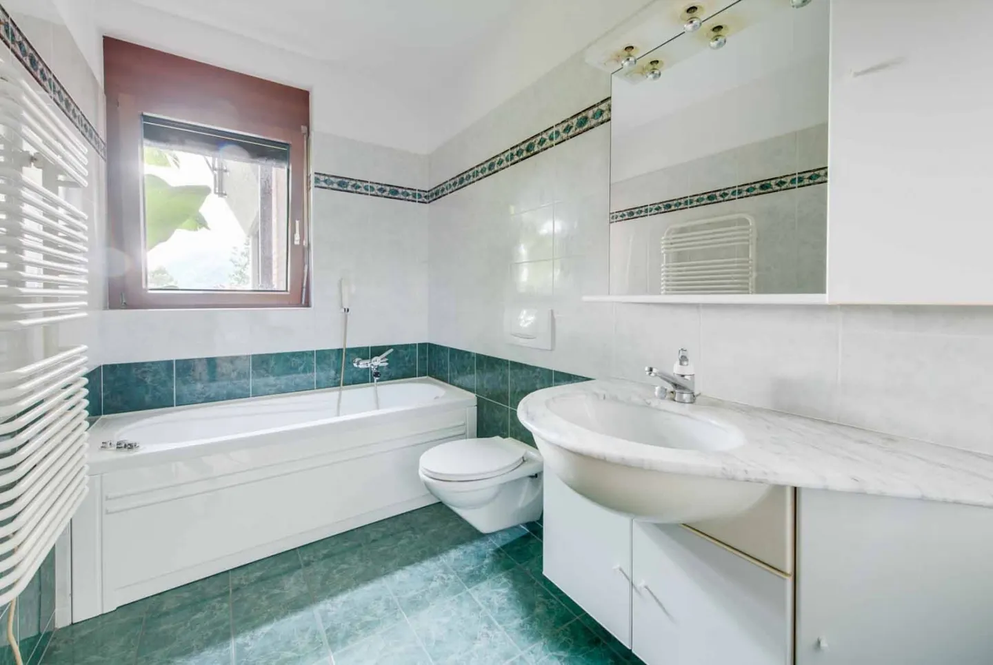 SPLENDIDA VILLA DI 6.5 LOCALI CON GRANDE GIARDINO A BIOGGIO - Foto 12 von 13