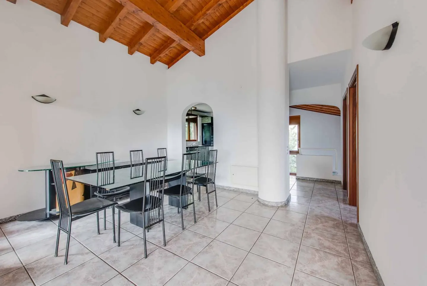 SPLENDIDE VILLA DE 6,5 PIÈCES AVEC GRAND JARDIN À BIOGGIO - Photo 5 sur 12
