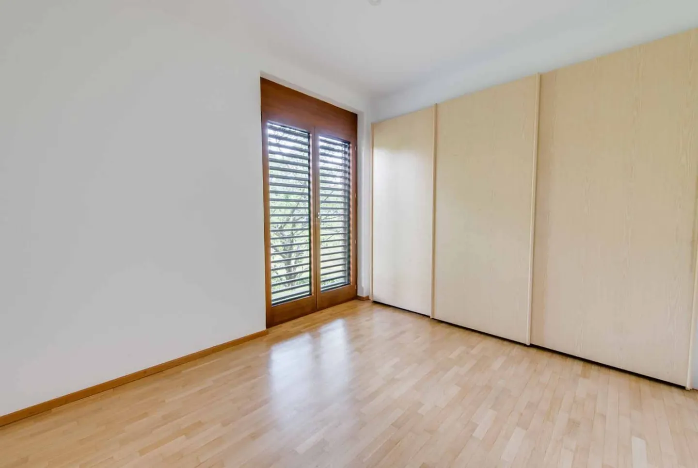 SPLENDIDA VILLA DI 6.5 LOCALI CON GRANDE GIARDINO A BIOGGIO - Foto 10 von 13