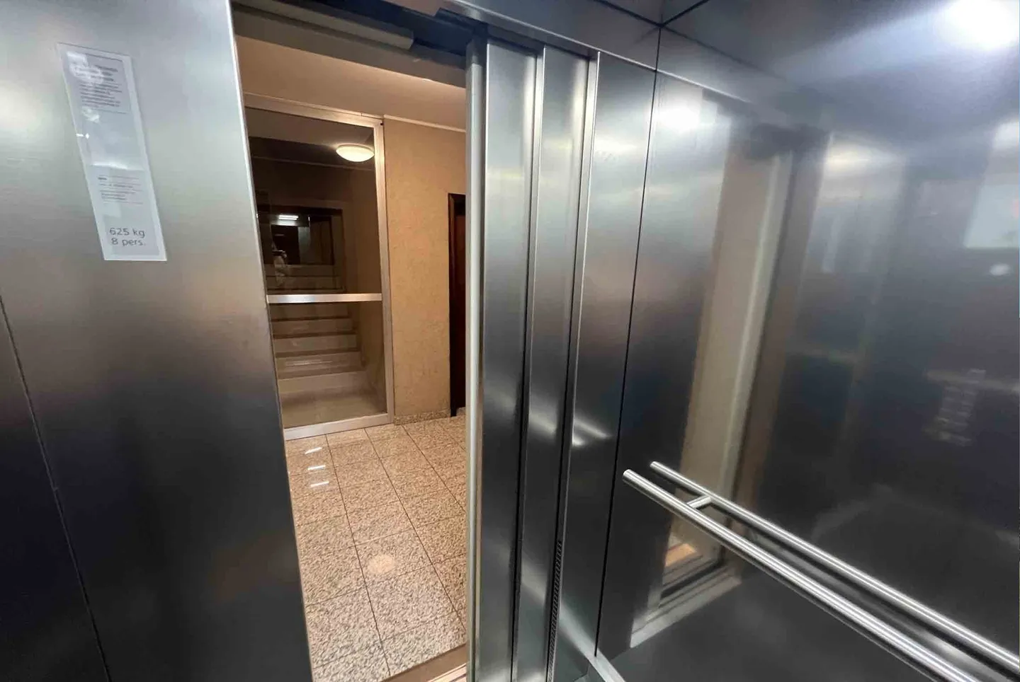 1,5 PIÈCES AU 5E ÉTAGE IDÉAL COMME INVESTISSEMENT À COLDRERIO - Photo 8 sur 9